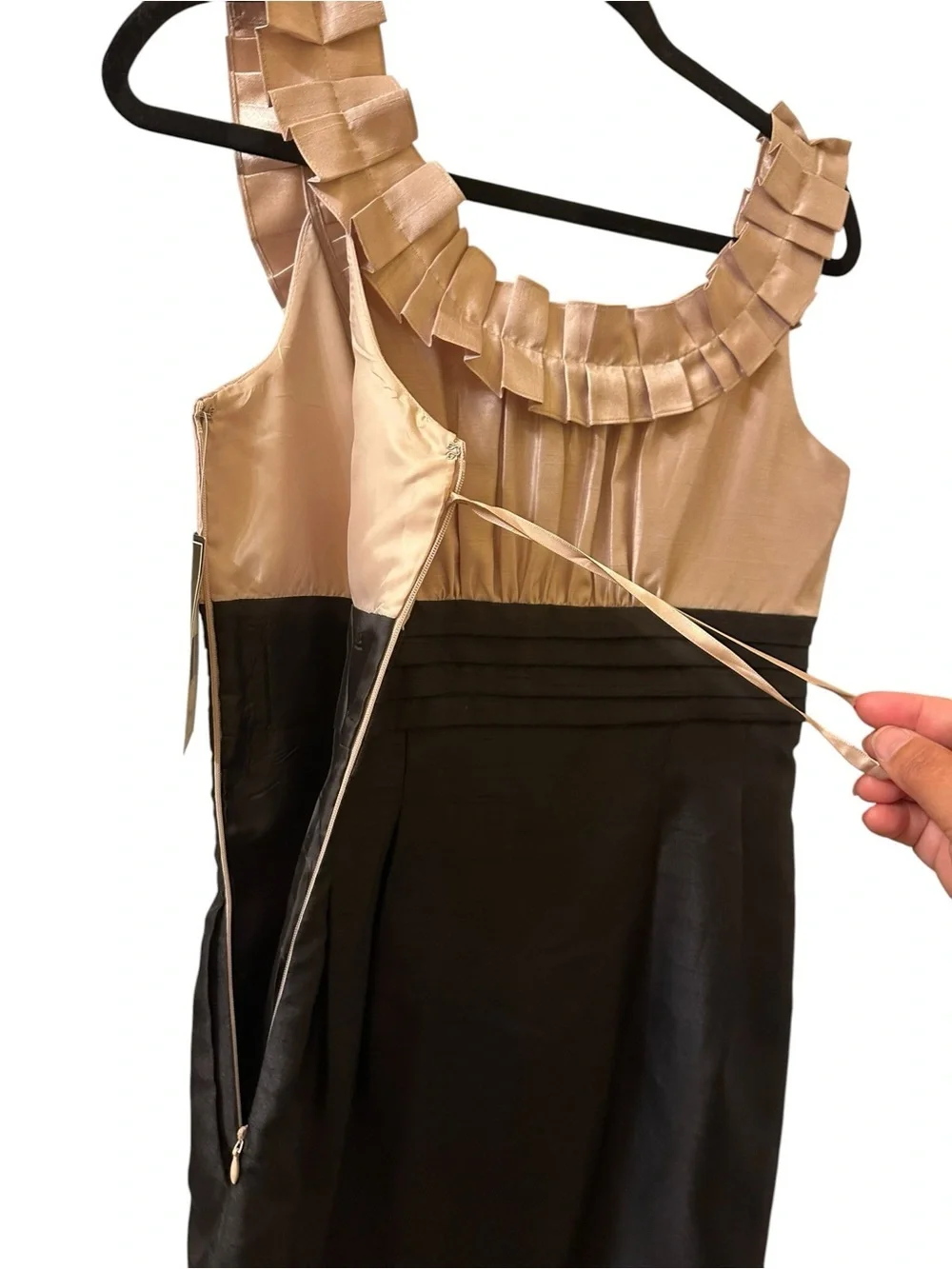 Jessica Howard Two-Tone Satin Ruffle Neck Dress - Champagne and Black size 8